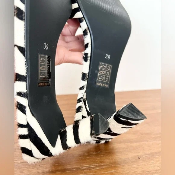 SENSO Zebra Print Open-Toe Slide Sandals in Black and White - Picture 9 of 9